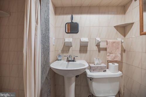 1915 13 St, Philadelphia PA  19148-2202 exterior