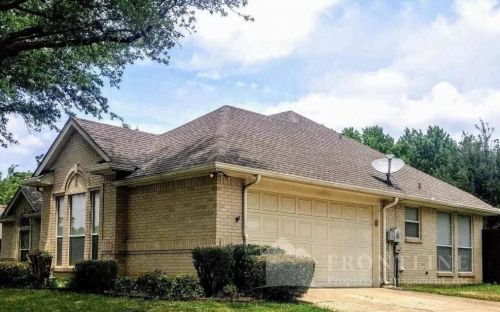 1424 Highland Dr, Midlothian TX  76063-4007 exterior