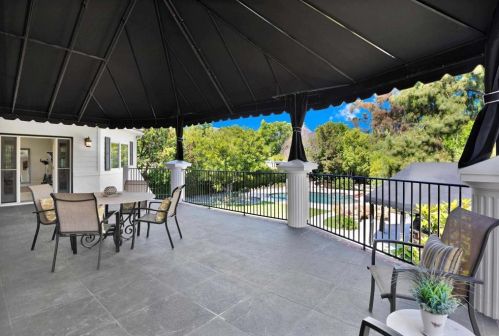 1156 Sugarbush Dr, Vista CA 92084-7464 exterior