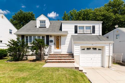 42 Overlook Ter, Perth Amboy, NJ 08863-1516