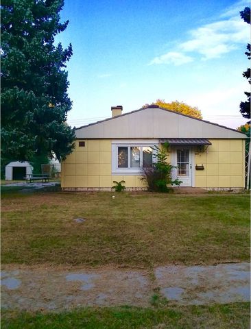 824 Vincent Pl, Betts SD  57301-4266 exterior