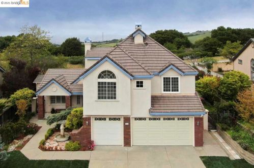 28050 Fox Hollow Dr, Hayward, CA 94542-2253