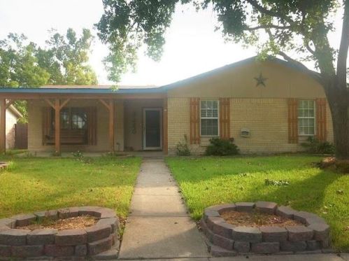 2230 Pueblo Dr, Garland TX  75040-4329 exterior