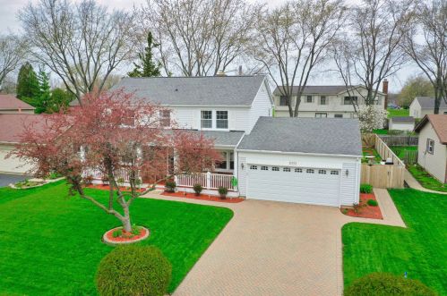1051 Twisted Oak Ln, Buffalo Grove, IL 60089-1669