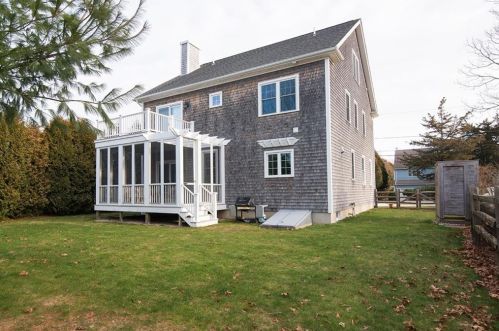 5 Pondview Ave, Westerly, RI 02891-3609