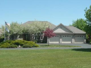 624 Equestrian Pointe Dr, Oregon, IL 61061-9488