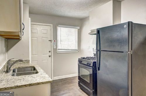 389 Holderness St, Atlanta GA  30310-1725 exterior