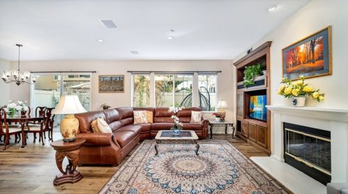 21 Salton, Irvine CA  92602-2425 exterior