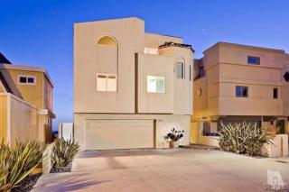 3257 Ocean Dr, Oxnard CA  93035-4569 exterior