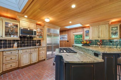 1630 Brandon Hall Dr, Atlanta GA  30350-3703 exterior