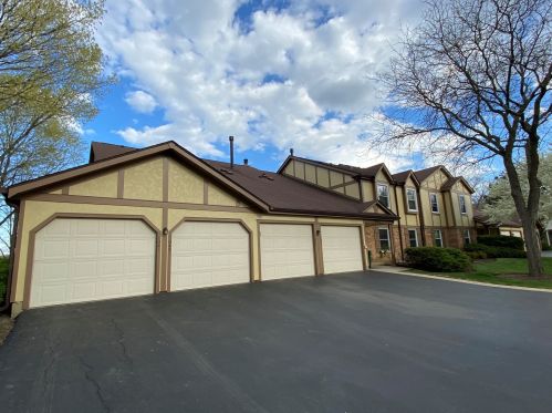 1045 Auburn Ln, Buffalo Grove, IL 60089-6774