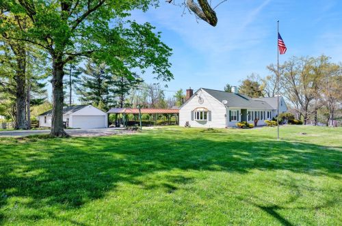 9891 Daly Rd, Cincinnati, OH 45231-2437