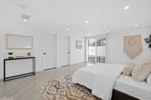 300 Brookhurst St, Anaheim CA  92801-5608 exterior