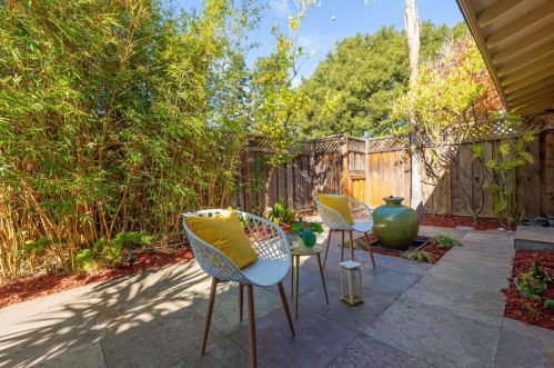 672 San Antonio Rd, Los Altos CA 94022-1245 exterior