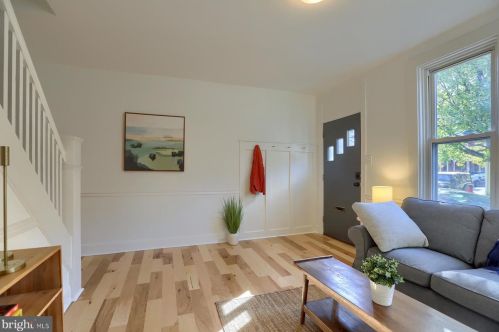 429 Pine St, Lancaster PA  17603-3355 exterior