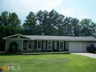 140 Edgewood Dr, Carrollton, GA 30116-8981