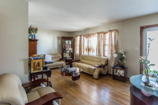 16 Brewster Pl, Sewaren, NJ 07077-1104