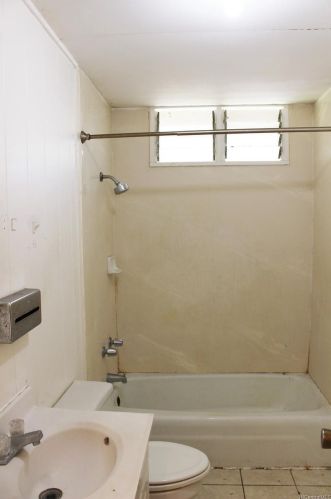 2003 Eluwene St, Honolulu HI  96819-4032 exterior