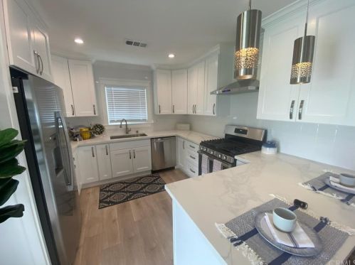 14412 Cordary Ave, Hawthorne CA  90250-8340 exterior