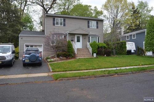 50 Golf View Dr, Dumont, NJ 07628-1015