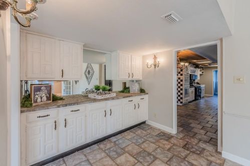 1939 Rambling Rdg Ln, Carrollton TX 75007-3154 exterior