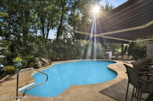 37 Walnut Ave, Tinton Falls NJ 07701-6132 exterior