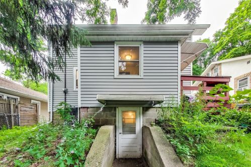 1077 5th St, Saint Paul MN  55106-5331 exterior