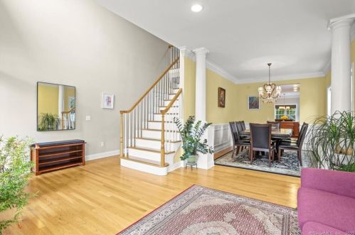 8 Barbara Dr, Norwalk, CT 06851-5326