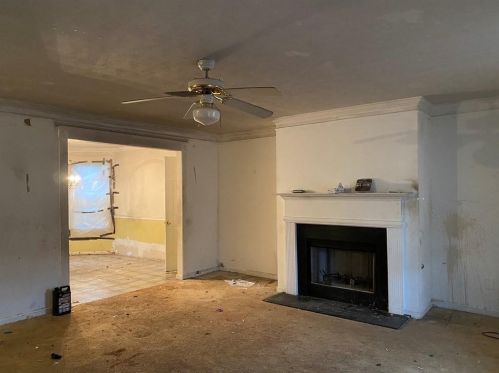 215 Creekview Blvd, Porterdale, GA 30016-7694