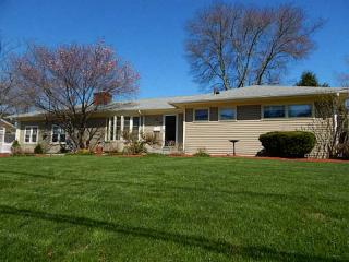 14 Crowfield Dr, Warwick, RI 02888-5514