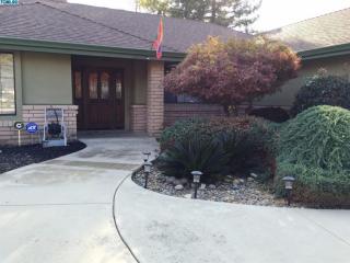 3141 Victor Ave, Visalia, CA 93277-7100