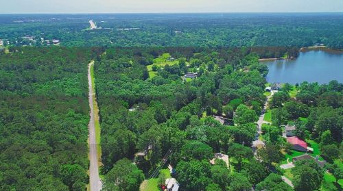 2137 Old Hwy 105, Conroe TX  77304-4438 exterior