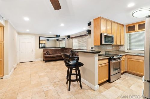3545 Grove St, Lemon Grove, CA 91945-1895