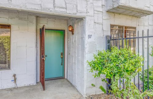 5245 Waverly Dr, Palm Springs, CA 92264-6182
