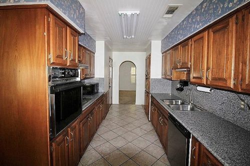 3206 Mccollum St, Irving TX  75061-4138 exterior