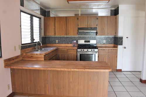 2003 Eluwene St, Honolulu HI  96819-4032 exterior