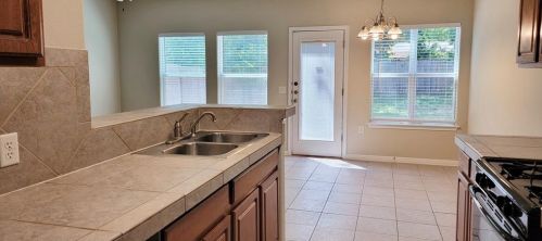 1810 Adina St, Austin, TX 78721-1510