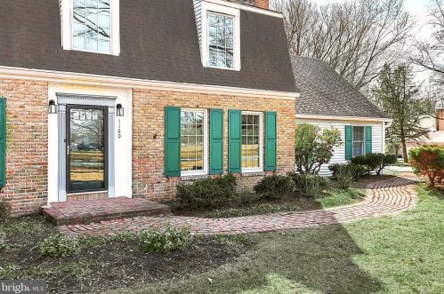 1160 Detwiler Dr, York, PA 17404-1274