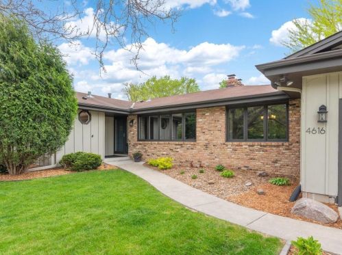 4616 102nd St, Minneapolis, MN 55437-2612
