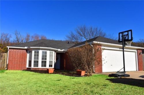 1575 Moody Ln, Springdale, AR 72764-2610