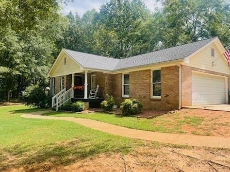 1135 Mccart Cir, Jackson, GA 30233-2833