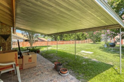 6430 Bridgewater Dr, Austin TX  78723-3927 exterior