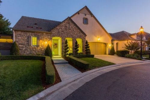 18 Lester Ave, Clovis, CA 93619-7594