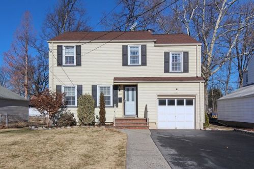 1132 Forest Dr, Clark, NJ 07066-2612