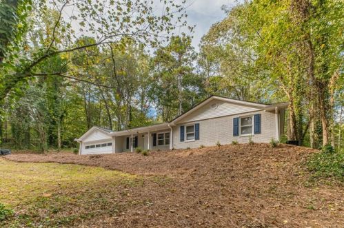 1513 Betts Creek Dr, Auburn, GA 30011-3265