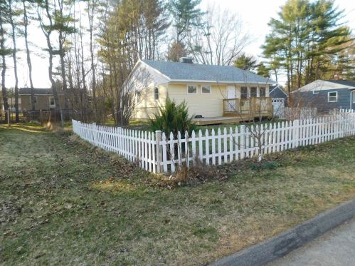 8 Glenwood St, Orono, ME 04473-3823