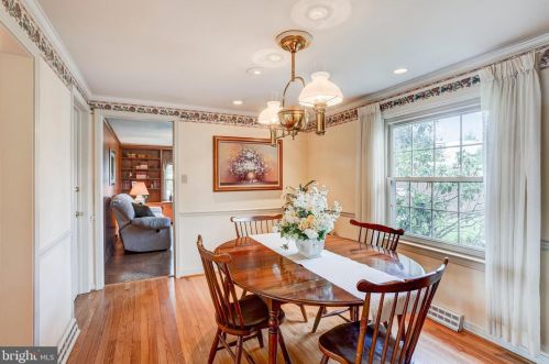 2113 Lyndell Dr, Lancaster PA  17601-5728 exterior