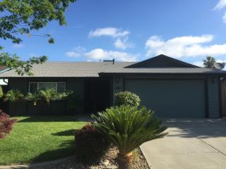1363 Snyder St, Manteca, CA 95336-6907