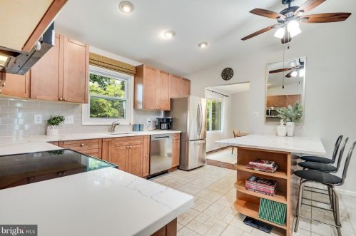 9607 Little Cobbler Ct, Springfield, VA 22015-4133