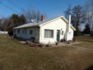 2610 Montana Ave, Caldwell ID  83605-2021 exterior